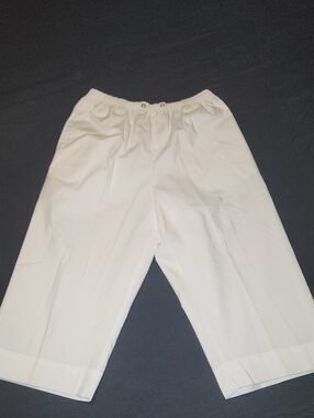Karen Scott White Elastic-Waist Crop Shorts